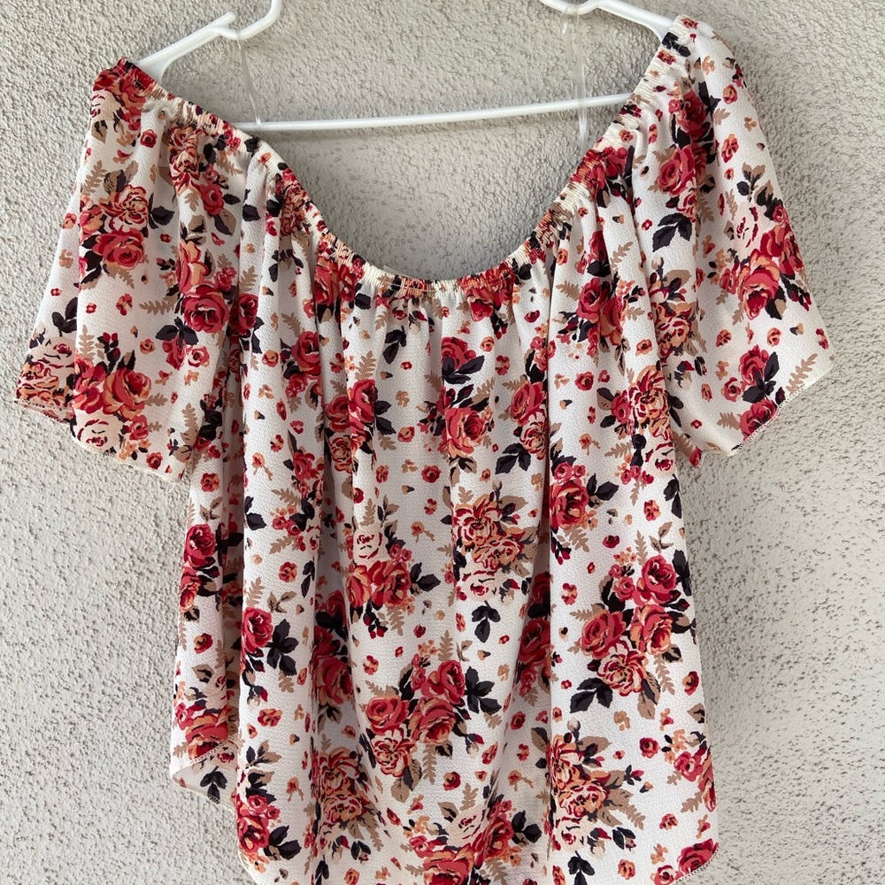 Free Kissed Off The Shoulder Blouse - Picture 2 of 3